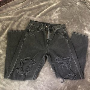 American Eagle High-Rise Distressed Black Mom Jean, Size 2